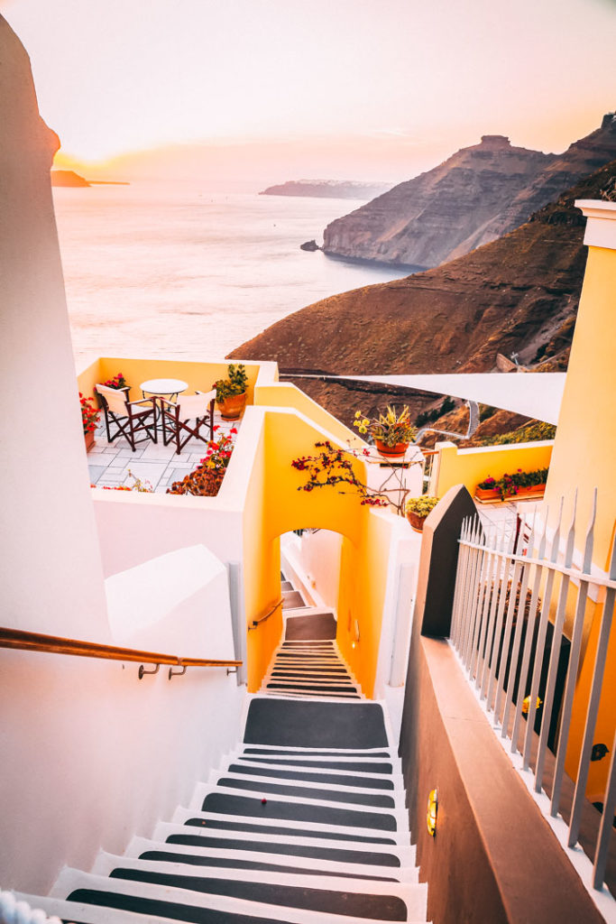 Santorini Seitengasse in Firá